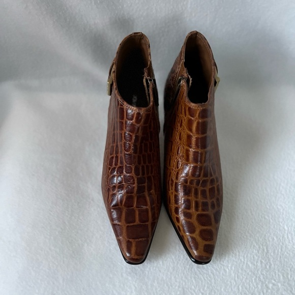 Donald J Pliner Size 6M Caramel Brown Leather “Snake Skin” Style Booties. - Picture 11 of 16